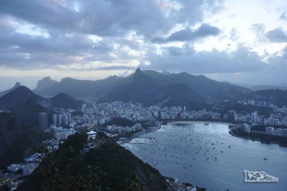 Fim de tarde nublado no Rio de Janeiro visto do alto do Pão de Açúcar